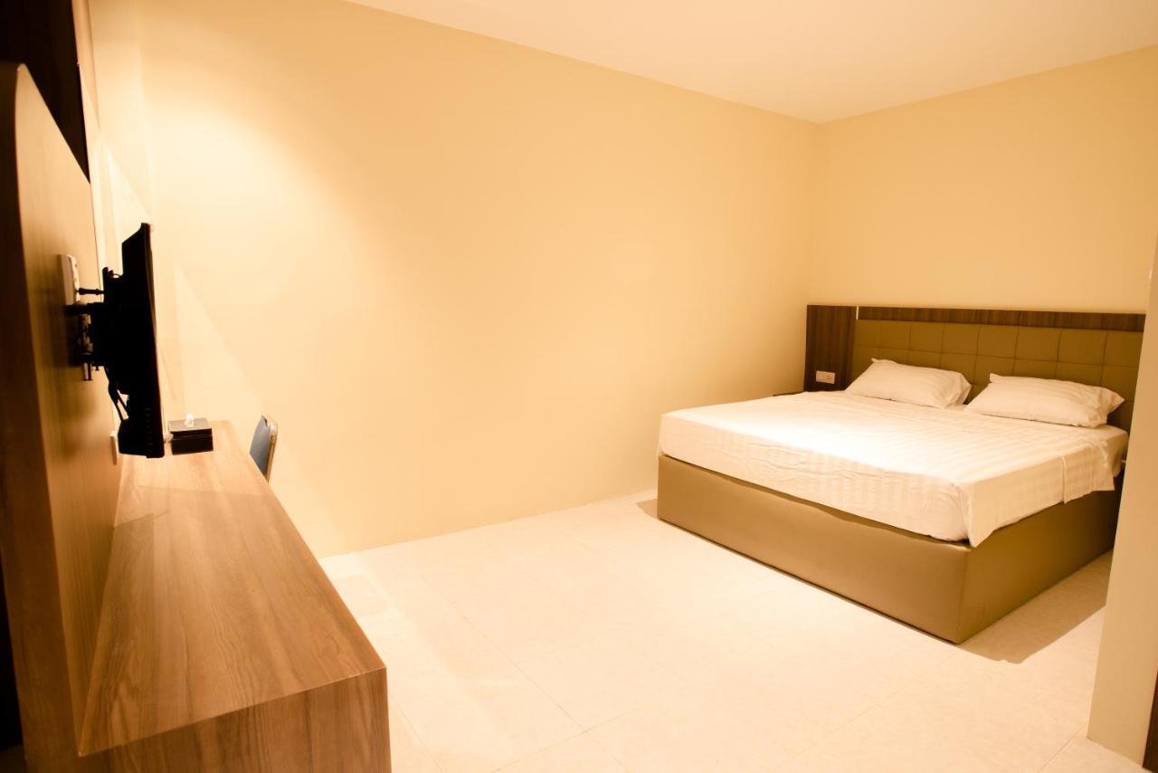 Ak Hotel Nagoya Hill Batam Экстерьер фото