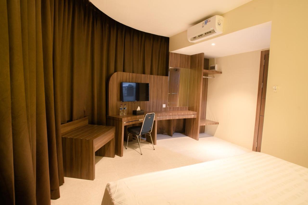 Ak Hotel Nagoya Hill Batam Экстерьер фото